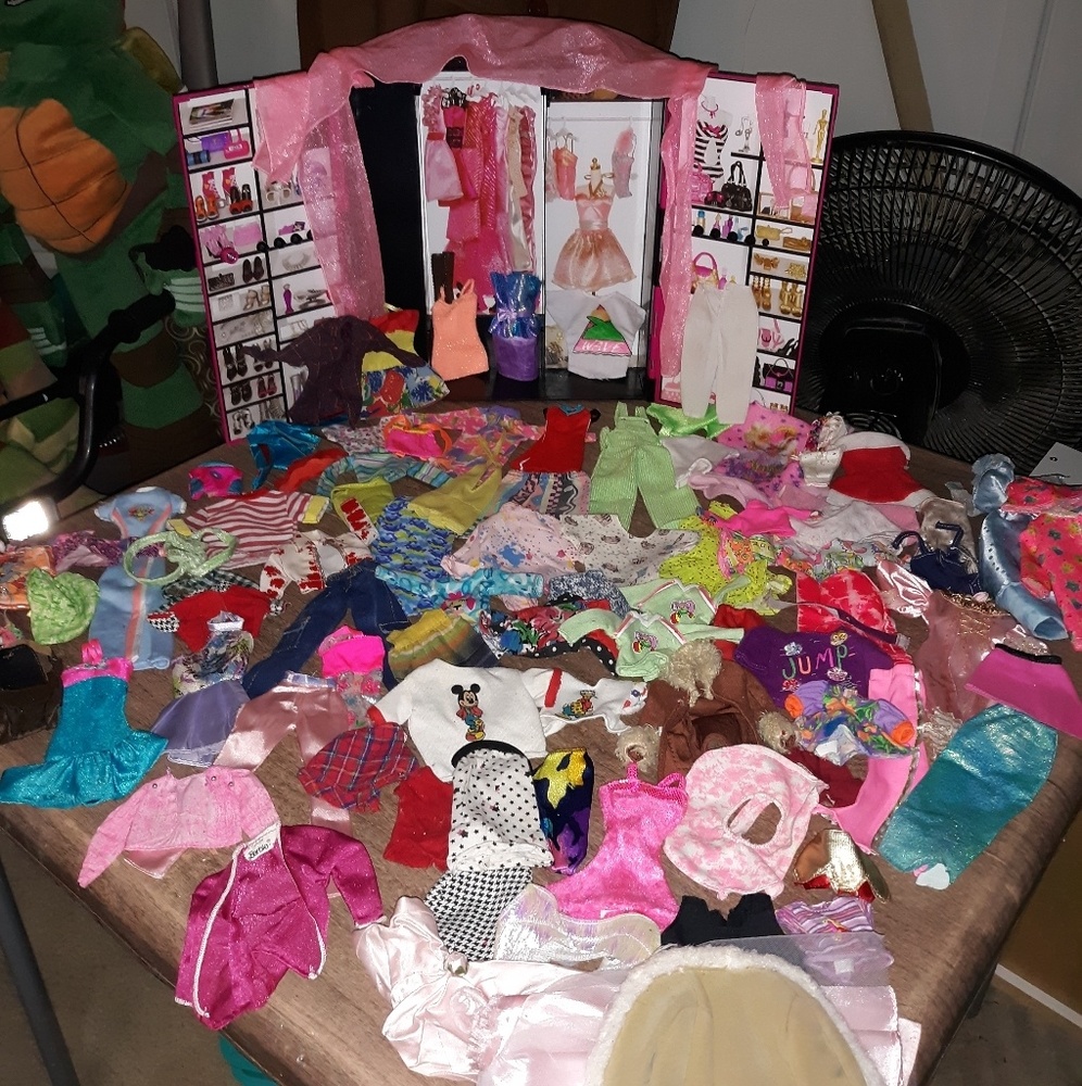 90s Barbie Closet with 100pc Lot Of Retro Outfits